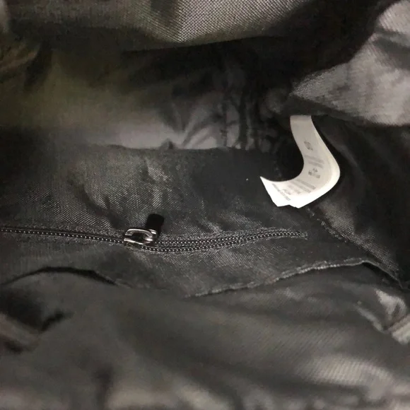 ALO Yoga Black Crossbody Bag Sleek Durable Design - Picture 7 of 7